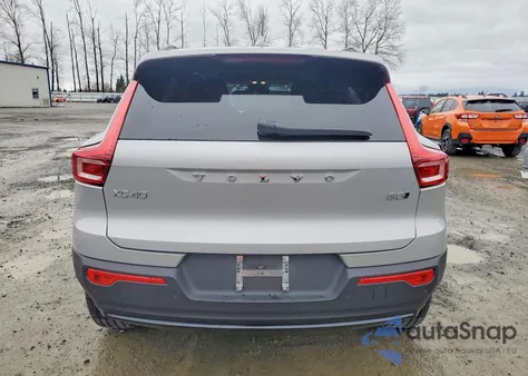 2023 Volvo Xc40 Plus z USA, uszkodzony, nr VIN YV4L12UW5P2099379
